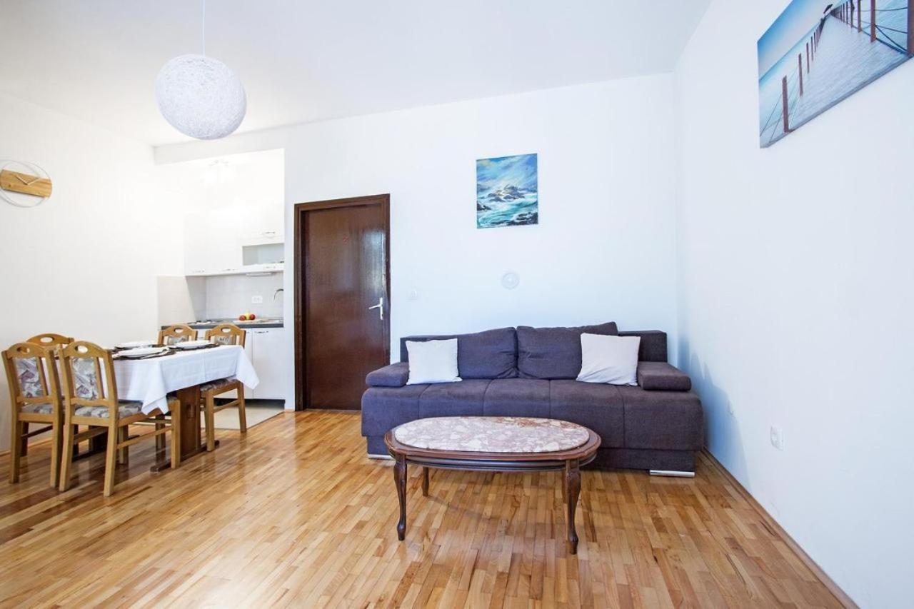 Apartment Andrejka 佩罗杰 外观 照片